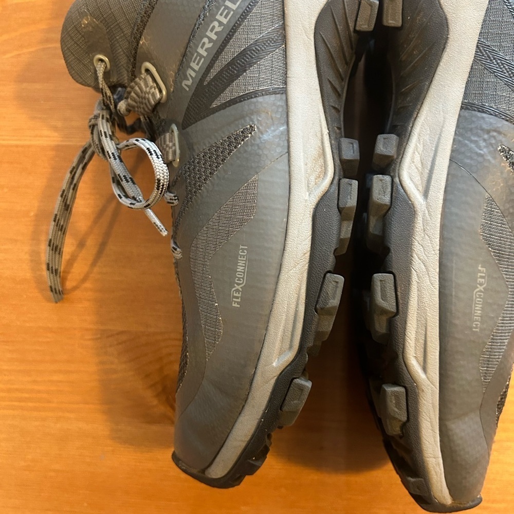 Merrell Gore-Tex Invisible Fit Men's Black and Gray Athletic Shoes 9 - Picture 11 of 11